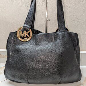 MICHAEL Michael Kors black leather shoulder bag. EUC!